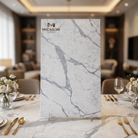 Dalles de quartz blanc Statuario poli de qualité supérieure, épaisseur 3 cm, format Jumbo, pour salle de bain de suite présidentielle