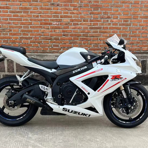 ซูซูกิ GSX600 มอเตอร์ไซค์สปอร์ตสมรรถนะสูง 600 ซีซี 4 สูบ ความเร็วสูงสุด >200 กม./ชม. ผลิตในญี่ปุ่น สำหรับการปรับแต่งแบบสปอร์ต มีให้เลือก - Product Image 1