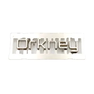 Çanta özel metal logo toptan high end gümüş metal adı mektup logo etiketi