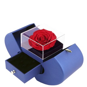 Caja colgante de anillo de doble puerta para el día de San Valentín, joyero de flores eternas en forma de manzana navideña - Product Image 2