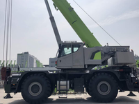 Grue tout-terrain robuste ZRT850D542 85T 49,8 m pour le levage de modules de plateformes offshore et les travaux de maintenance des raffineries