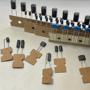 Chuyên DC Ferrite hạt <span class=keywords><strong>EMI</strong></span> Bộ lọc tiếng ồn LC công nghệ triệt tiêu nhiễu tần số cao - Product Image 1
