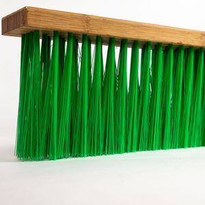 Balai de jardin avec poils rigides en nylon, manche en métal robuste, 120 cm, système combiné de balayage de rue écologique - Product Image 2