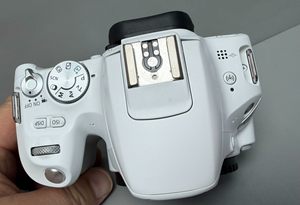 Cámara de Fotografía de Retratos Usada Canon EOS 200D / <span class=keywords><strong>Rebel</strong></span> de 24.2MP en Oferta - Product Image 4