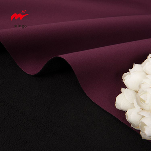 قماش سوفت شيل مقاوم للماء 100D قابل للتمدد في 4 اتجاهات، مصنوع من البوليستر المنسوج مع السباندكس ومغطى بطبقة TPU، 100% بوليستر مع طبقة من الصوف القطبي، قماش ثلاثي الطبقات - Product Image 2