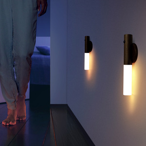 Luz de noche con <span class=keywords><strong>Sensor</strong></span> de movimiento Led de madera, lámpara de escalera de pared interior inteligente magnética inalámbrica portátil PIR inductivo recargable por USB - Product Image 2