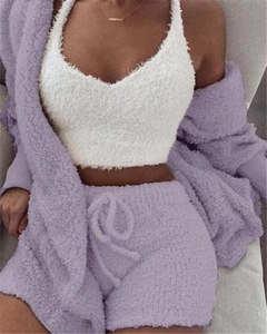 Pigiama caldo da notte con cappuccio soffice in pelliccia sintetica da donna in tre pezzi di alta qualità - Product Image 4