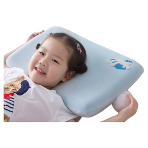 Oreiller en mousse à mémoire de forme pour enfants, doux, à faible résilience, soutien du cou, rectangulaire, amovible et lavable pour enfants - Product Image 1