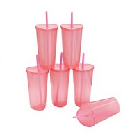 Gobelet en plastique PP portable avec paille à ventouse en forme de cœur scintillante de 24 oz, design moderne et simple, pour usage extérieur, fabrication en usine