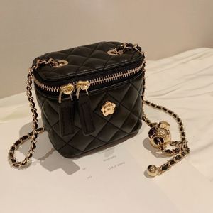 Wholesale Luxury Women's Vintage PU Waterproof Mini <b>Box</b> Chain Crossbody Bags Fashion Crossbody Wallet Coin Plaid Flowers Open - Product Image 1