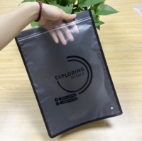 Sacs d'emballage en plastique pour vêtements noirs personnalisés, sacs refermables à fermeture éclair, sacs à fermeture éclair brillants et givrés, sacs à fermeture éclair personnalisés pour vêtements