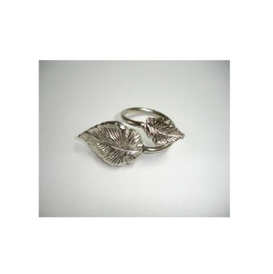 ห่วงใส่ผ้าเช็ดปากอลูมิเนียมโลหะรูปทรงใบไม้แหวนผ้าเช็ดปากลายนูนสำหรับตกแต่งงานแต่งงาน - Product Image 1