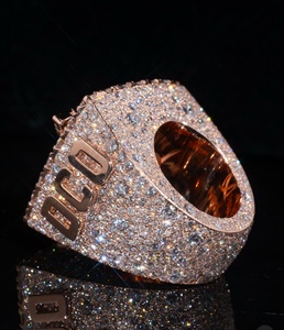 Bague pour homme en or 9K/14K/18K - Diamants de laboratoire taille émeraude, design pavé complet, certifiée IGI, bijoux de championnat - Product Image 3