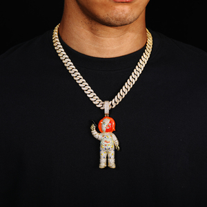 Nuevo Collar de Joyería 2026 de Hip Hop con Colgante Grande de <span class=keywords><strong>Chucky</strong></span> de Película de Terror, de Latón Chapado en Oro, con Zirconia Completa y Esmalte, Diseño de Pistola - Product Image 4