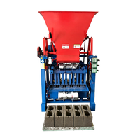 Machine à fabriquer des briques 4-35A avec trémie, capable de former des briques creuses en béton solide non cuit en une seule opération, pour machines de construction