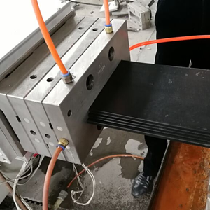 Máy Ép Đùn Gạch Lát Sàn WPC/Dây Chuyền Máy WPC - Product Image 3