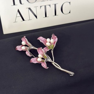 Broche Fleur Vintage en Émail Lys, Plaqué Or Cuivre, Épingle de Revers pour Vêtements Féminins, Bijou Cadeau, Vente en Gros - Product Image 3