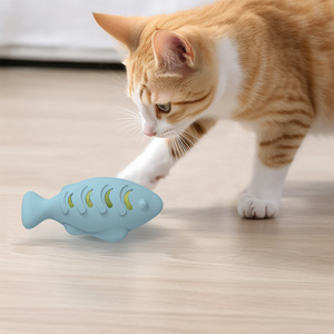 2025 nuovo giocattolo interattivo a forma di pesce in Silicone per gatti, orientato alla salute, giocattoli da masticare per animali domestici che digrignano i denti strappando l'erba gatta inclusi - Product Image 4