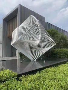 Escultura <span class=keywords><strong>de</strong></span> cubo calado a gran escala contemporánea, Cubo <span class=keywords><strong>de</strong></span> <span class=keywords><strong>Metal</strong></span> artístico blanco, cubo geométrico plateado para decoración <span class=keywords><strong>de</strong></span> jardín urbano - Product Image 5