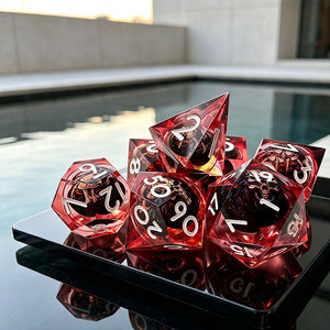 Jeu de dés en résine translucide rouge avec crâne intégré, dés polyédriques en 7 pièces pour les jeux de table de fête d'Halloween - Product Image 3