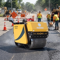 Compacteur routier manuel à double tambour RWYL31B avec moteur Honda, idéal pour le compactage de petites fosses, d'asphalte, de gravier et de sols.