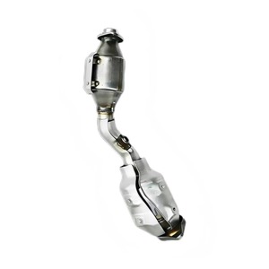 El sistema de escape del Nissan Teana (MR20) 2.0L 2008-2015 cuenta con un convertidor catalítico de acero 409 montado centralmente. - Product Image 3