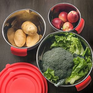 Ensemble de bols à salade en acier inoxydable réutilisables avec couvercles hermétiques, fond en silicone et poignée - Product Image 3