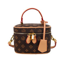<span class=keywords><strong>Bolso</strong></span> de Mano de Alta Gama con Cadena y Diseño Geométrico en Cuero PU, <span class=keywords><strong>Bolso</strong></span> de Hombro Cruzado para Fiesta, Elegante y de Calidad para <span class=keywords><strong>Mujer</strong></span> - Product Image 1