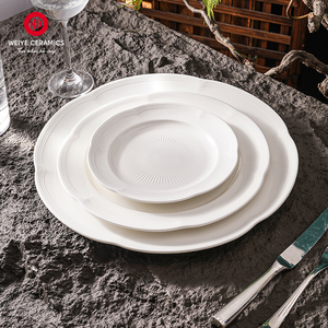WEIYE Assiettes à dîner vintage européennes en céramique Design élégant en relief Ensembles de vaisselle de style classique pour les mariages Fonction stockée - Product Image 2