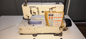 Machine à coudre au point <span class=keywords><strong>de</strong></span> chaîne Kansai MAC100 d'occasion Coudre des motifs floraux décoratifs sur les bords des vêtements - Product Image 6