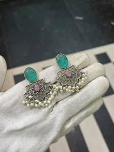 Boucles d'oreilles pendantes vintage en forme de couronne, style bohème, oxydées, avec imitation perle, pompon et agate, bijoux plaqués cuivre antique pour femme - Product Image 5