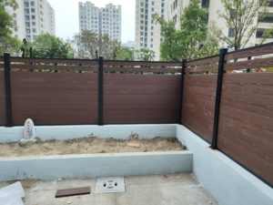 Clôture co-extrudée anti-corrosion en bois pour terrasse, jardin, cour extérieure, clôture en bois-plastique pour petite cour, mur de clôture et <span class=keywords><strong>piquet</strong></span> - Product Image 3