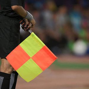 Drapeau d'arbitre électronique en polyester par sublimation, avec mât, pour l'extérieur, vente en gros, produit promotionnel, très demandé - Product Image 6