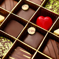 Boîte cadeau de luxe personnalisée pour bonbons, chocolats, papier doré, séparateur intérieur, boîte à dessert, emballage