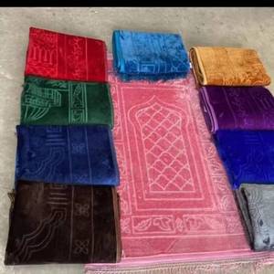 Alfombra de oración de franela de Guangzhou, muy vendida, con nuevo diseño floral de mezquita, lavable para uso doméstico - Product Image 5