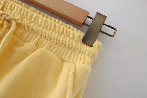 <span class=keywords><strong>Ensemble</strong></span> décontracté d'été 2 pièces personnalisé pour femmes Logo brodé tissu <span class=keywords><strong>éponge</strong></span> solide haut caraco short velours <span class=keywords><strong>éponge</strong></span> ensembles pour femmes - Product Image 6