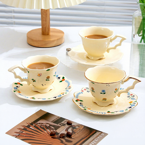 Custom-Made European-Style Porcelain Afternoon Tea Set <b>Cups</b> <b>Saucers</b> Eco-Friendly Handle Vintage Floral Design High Aesthetic - Product Image 3