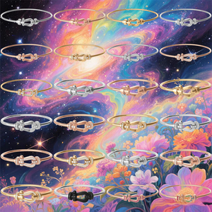 Venta al por mayor de pulsera de hebilla de herradura clásica de tamaño para mujer, pulsera chapada en oro de gama alta de lujo con luz de diamante completo en forma de U - Product Image 1