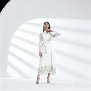 Abaya Elegante de Poliéster con Pedrería de Lujo para Mujeres Musulmanas, Vestido Personalizado al por Mayor para Fiestas - Product Image 2