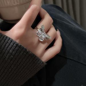 แหวนเงินแท้ S925 ประดับเพชรซิคอน ดีไซน์วินเทจ ฝรั่งเศส ย้อนยุค โรแมนติก สง่างาม หรูหรา สไตล์ยุคกลาง ประดับลายผีเสื้อ - Product Image 3