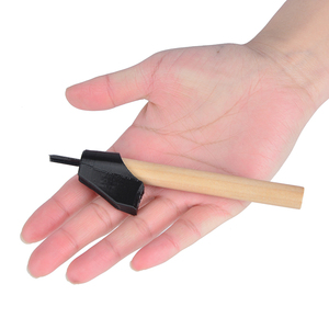 Outil de décapage des plumes de flèche pour le nettoyage des tiges de flèches en <span class=keywords><strong>bois</strong></span> et en métal - Outil de dépose des plumes pour l'archerie - Product Image 3