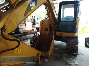 ใช้รถขุดตีนตะขาบ Cat308CR 330BL/330C ในสภาพการทำงาน - Product Image 2