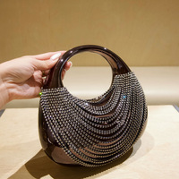 Nouvelle Pochette de Soirée Magnétique en Acrylique Scintillant Exquis en Forme de Coquille, Ornée de Perles et de Pompons, Style Européen et Américain, Idéale pour l'Export.
