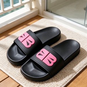 Sandales plates d'été pour femmes, chaussures en cuir de qualité supérieure, légères, pour usage quotidien, sandales décontractées, pantoufles confortables et douces pour la maison et les voyages - Product Image 1