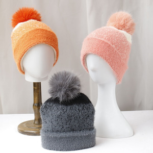 Gorro de Piel Sintética de Visón, Gorro Grueso con Bola de Pelo, Gorro Cálido con Pompón de Piel Sintética para Mujer - Product Image 1