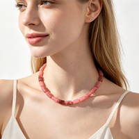 Collier tendance pour femme en pierre naturelle de quartz fraise, perles tubulaires roses et rubis, idéal pour le printemps et les tenues décontractées