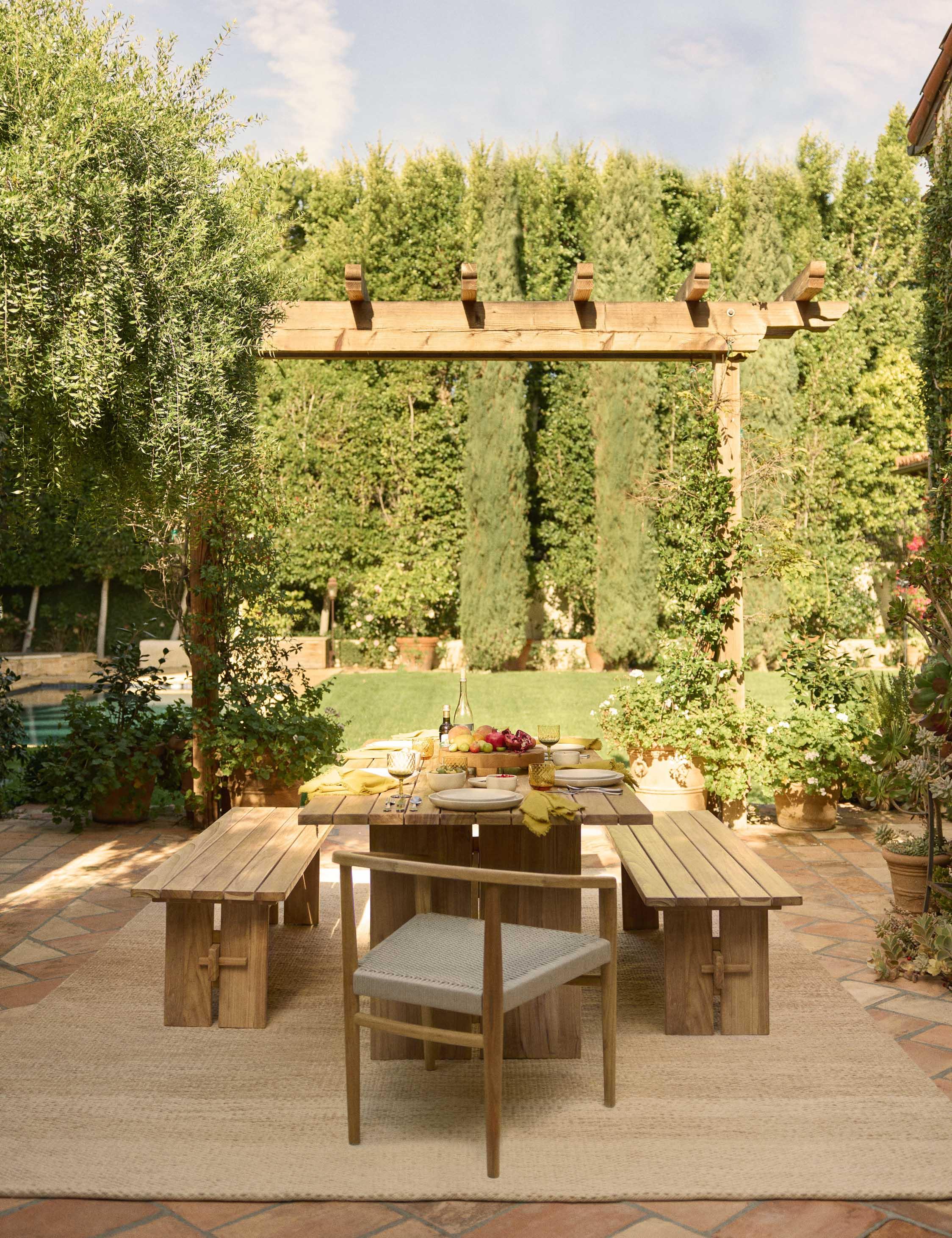 New Arrival Design Wholesale High End Quality Wove Rope Chairs Patio Restaurant Furniture Set Dining Table Outdoor Chair