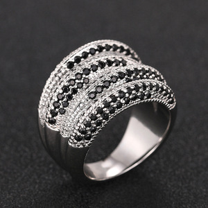 Anello Irregolare Stratificato in Pietra Nera per Donne, Gioiello da Dito Elegante e alla Moda - Product Image 3