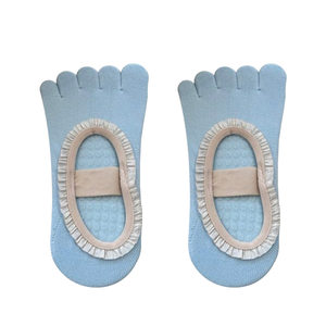 Chaussettes de Pilates personnalisées à 5 doigts antidérapantes pour femme, respirantes, longueur cheville, couleur unie, avec grip antidérapant - Product Image 3