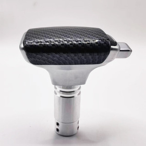 Poignée de levier de vitesse de voiture Chen Can en alliage d'aluminium, texture en fibre de carbone, design ergonomique, ajustement universel - Product Image 2